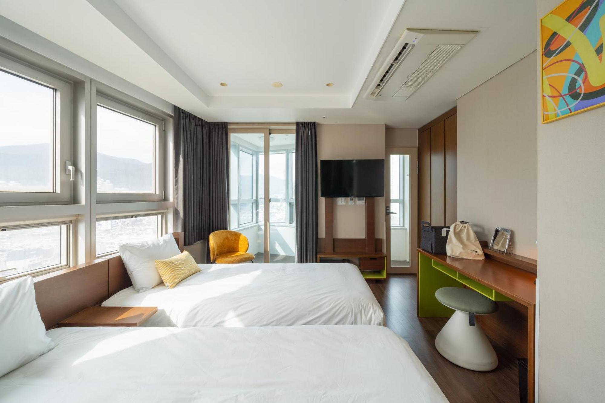Urbanstay Haeundae Station Busan Exterior photo